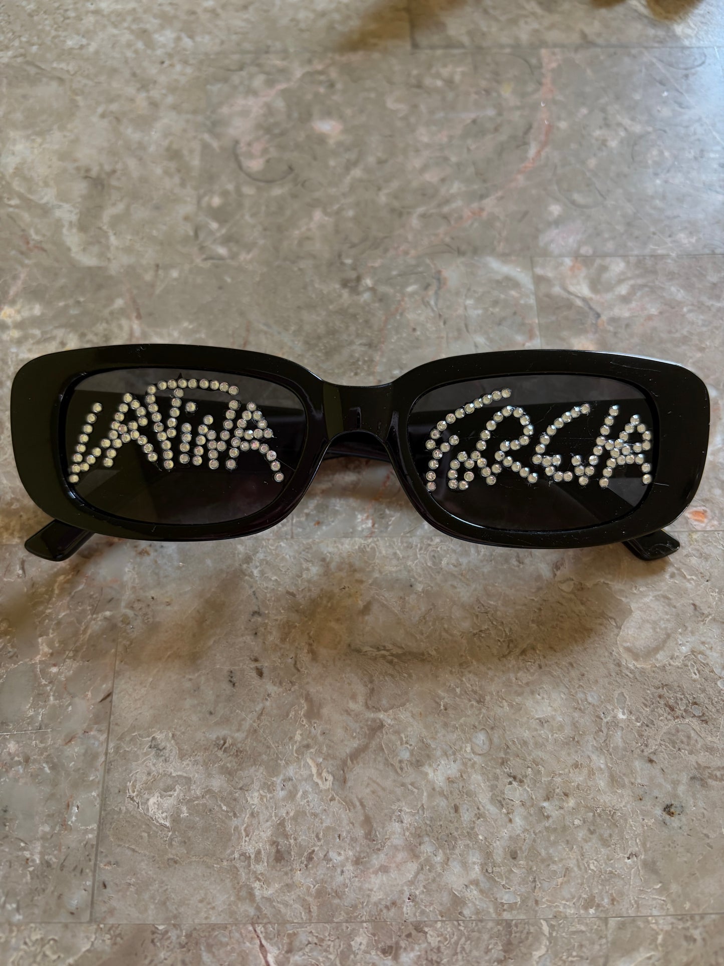 Rhinestones sunglasses Bichota