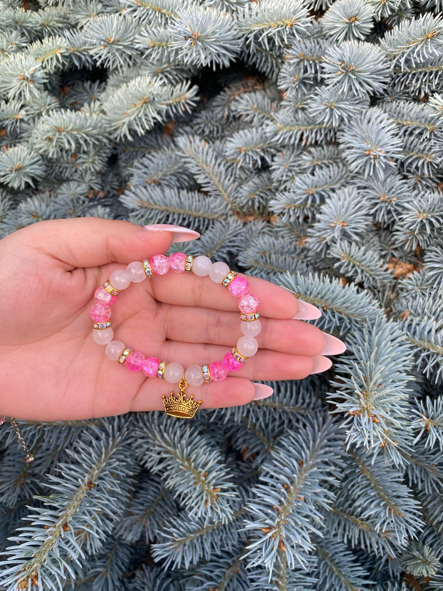 Handmade bracelet - Pink crown
